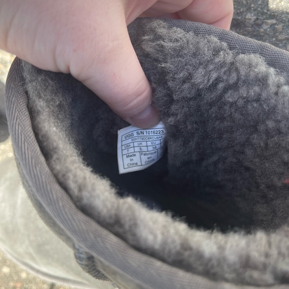 Ugg Classic Short II boots in grey , WORN TWICE - Picture 6 of 9